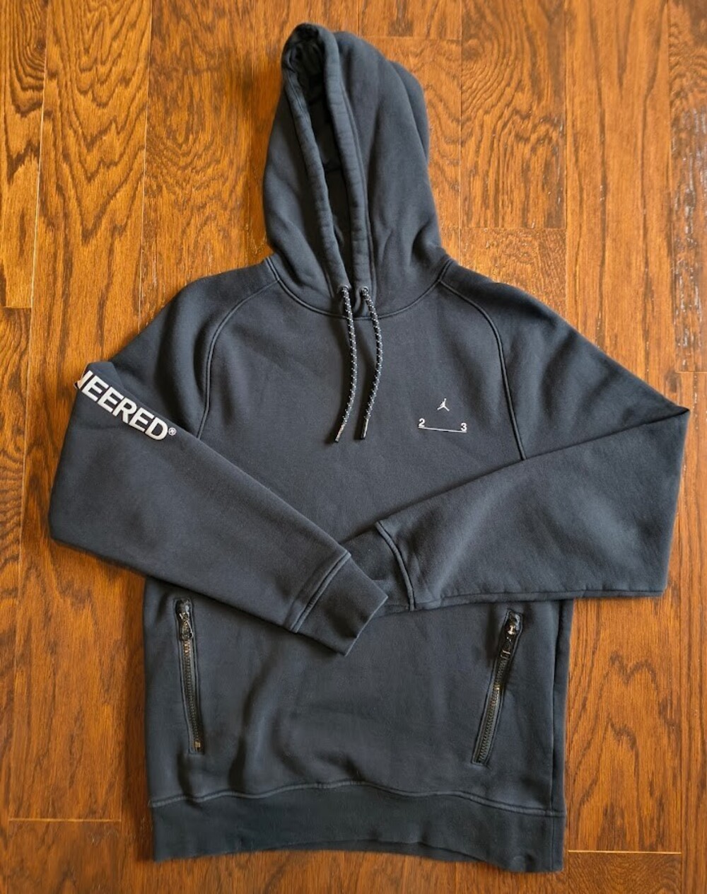 Item DescriptionItem: Men's Pullover Hoodie Brand: Jordan Brand (23 Engineered l